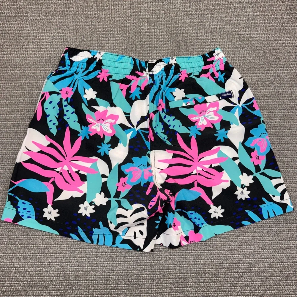 Chubbies The Juices 5.5 Classic Swim Trunks Mens Medium Black Floral 109222-013